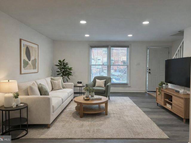 632 E Carver St, Philadelphia, PA 19120 | MLS #PAPH2586