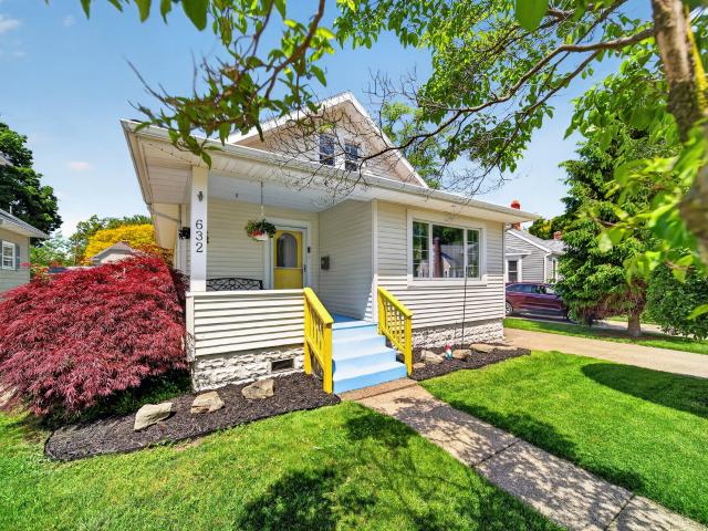 632 HOWE Avenue