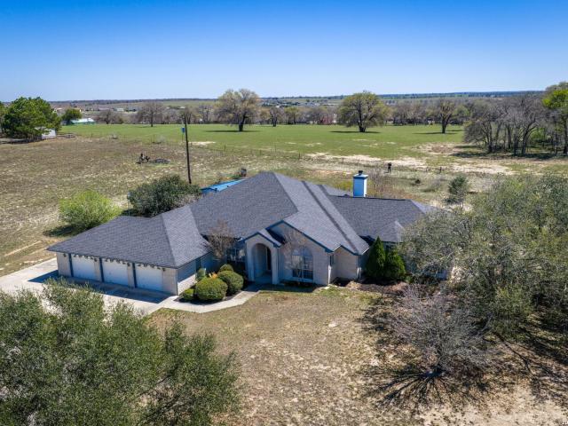 632 Lake Valley Dr, La Vernia, TX 78121 | MLS #1949