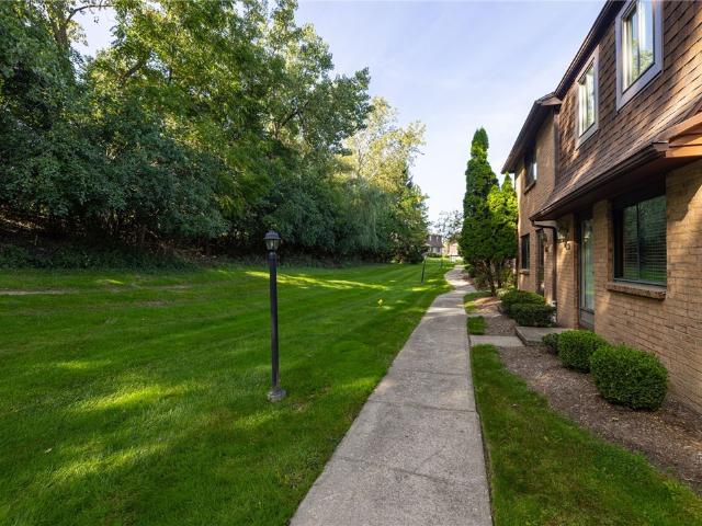 632 Surrey Hill Way