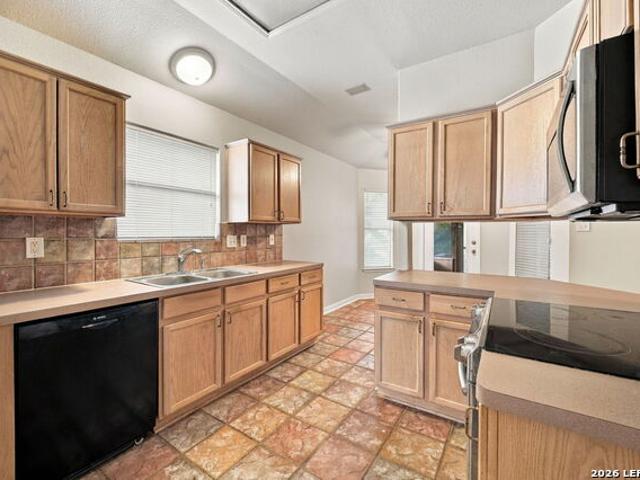 6334 Parkland Oaks Dr