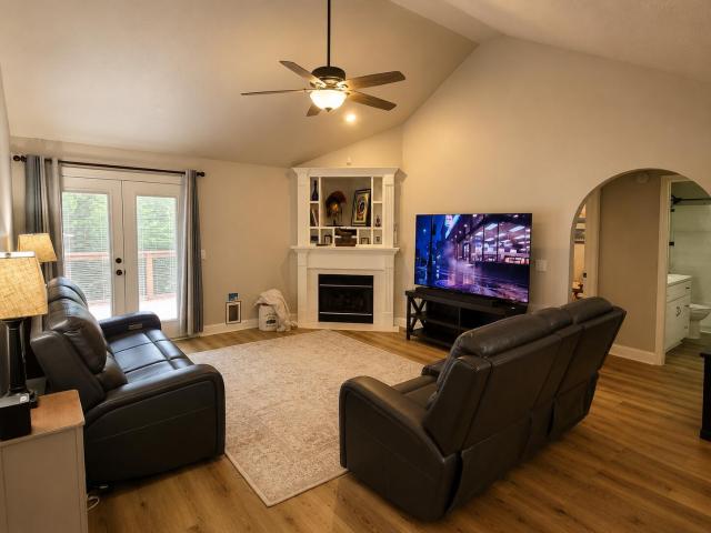 6330 Chandler Hill