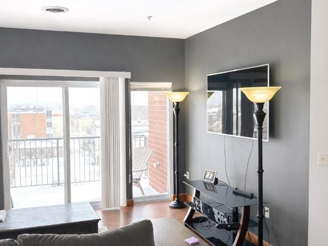 6330 W Greenfield Ave, Unit 311