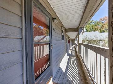 633 Edgewater Lane