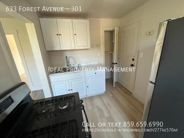 633 Forest Avenue 301