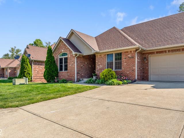 633 Mallards Crossing