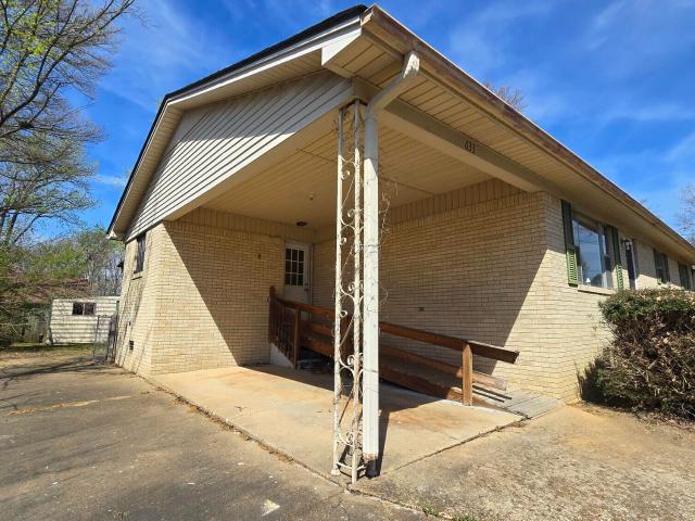 633 Melton Ave