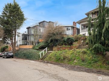 633 W Emerson St, Seattle, WA 98119 | MLS #2491