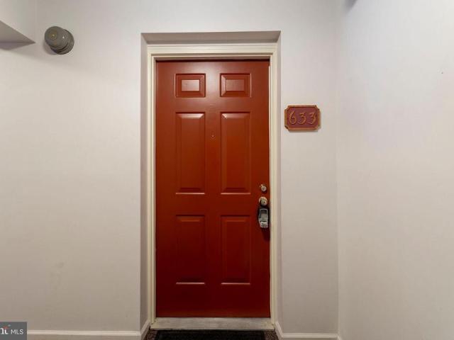 633 Washington Place # 33