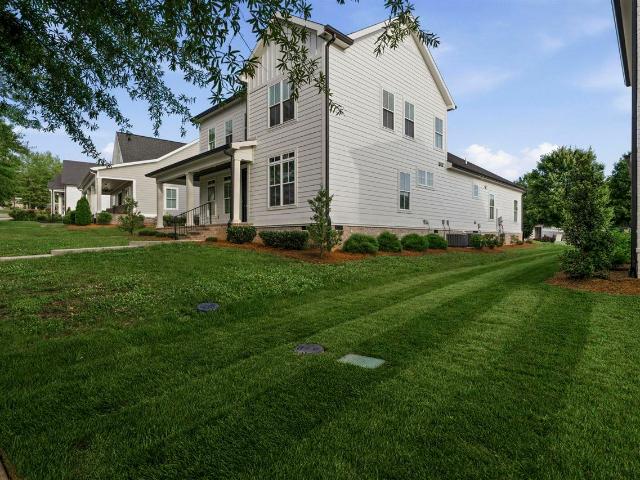 633 Village Way