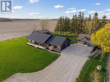 House for sale in Perth, Ontario - Garden