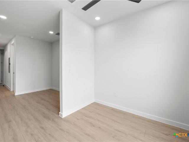 634 Central Parkway 1212