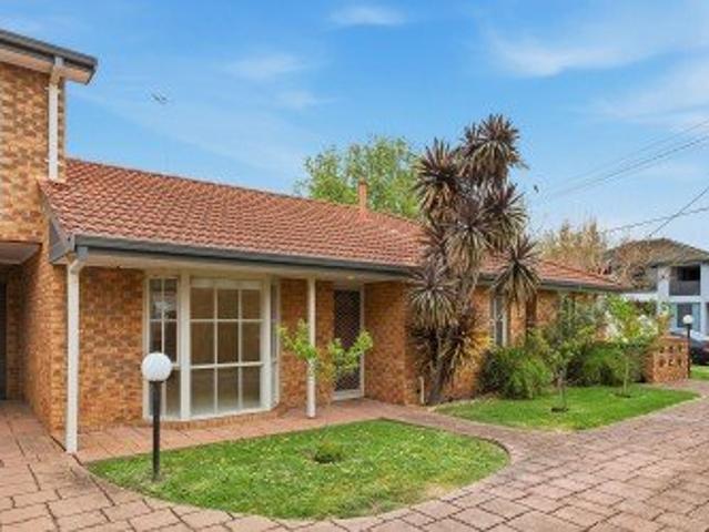 6/34 Mernda Avenue, Carnegie