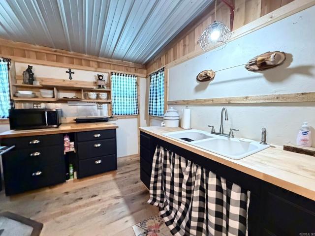 6356 Sunny Fox Road