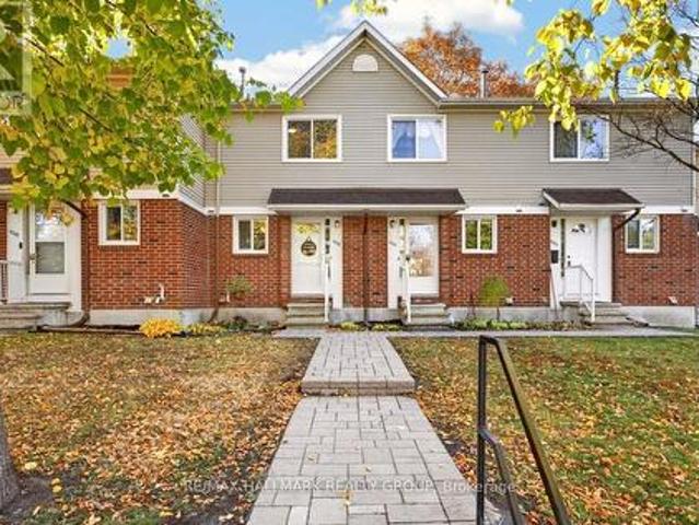 6350 Bilberry Drive, Ottawa, ON, K1C 4P8 townhouse for sale | Listing ID X14106 | Royal LePage