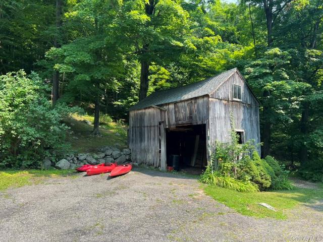 635 Long Pond Road