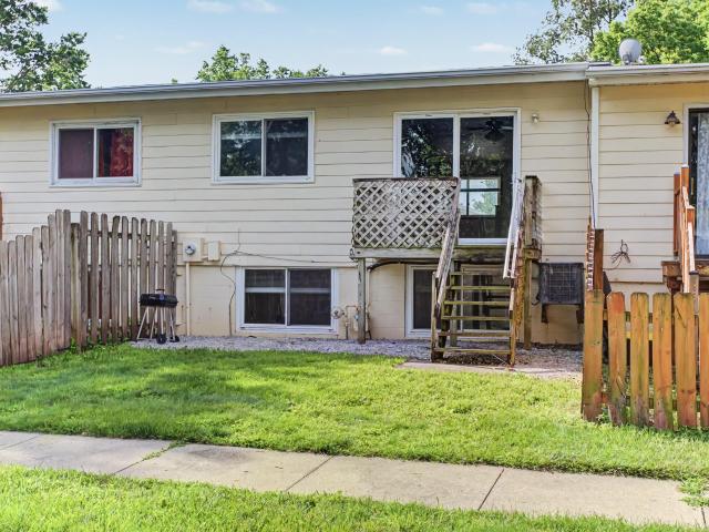 635 Meadow Place