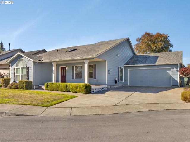 635 ne blair ct