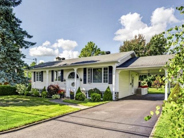 635 Rue Percy, Magog, QC, J1X 1B5 house for sale | Listing ID 26419 | Royal LePage