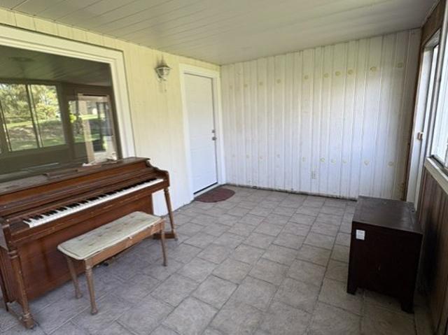 6365 Tuscarawas Rd