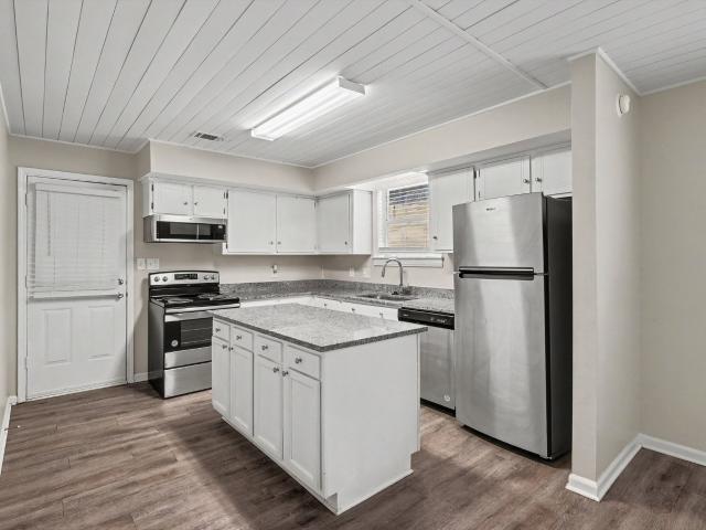 636 Frankfort Dr