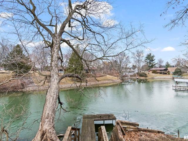 636 Linden Point, Petersburg, IL 62675 | MLS #CA1041