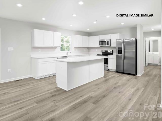 636 Maplin Gardens Street