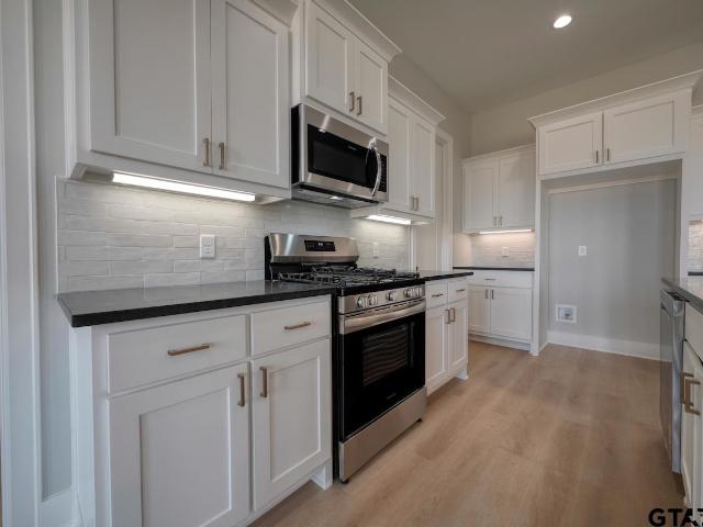 636 Prince Ln, Tyler, TX 75704 | MLS #26008