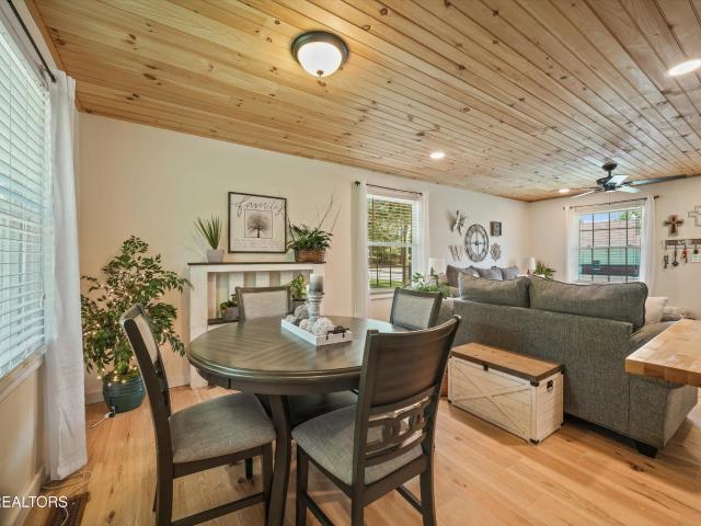 636 Robertsville Rd
