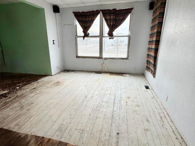 636 W 3rd Street