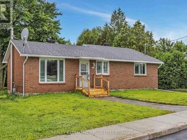 636 Water Street, Alfred And Plantagenet, ON, K0B 1L0 house for sale | Listing ID X13638 | Royal LePage