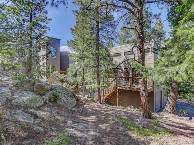 6374 Kenya Drive