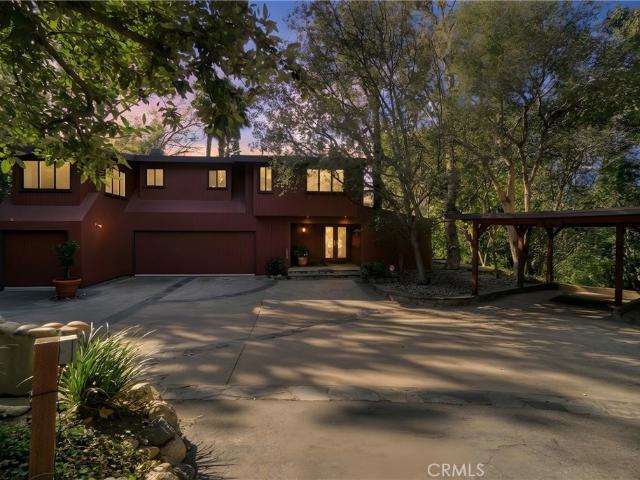 6377 Via Escondido
