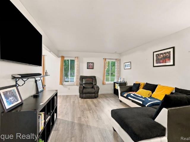6379 Hunter Pointe Street # 12