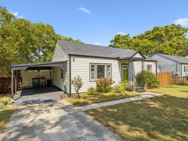 637 Carmel Ave
