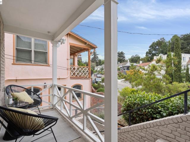 637 Boulevard Way