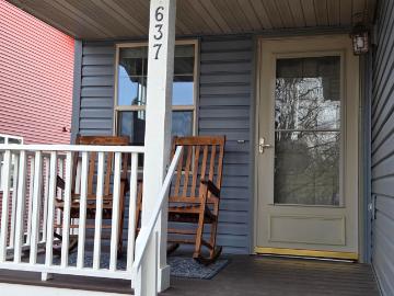 637 Garfield Ave, Evansville, WI 53536 | MLS #2018