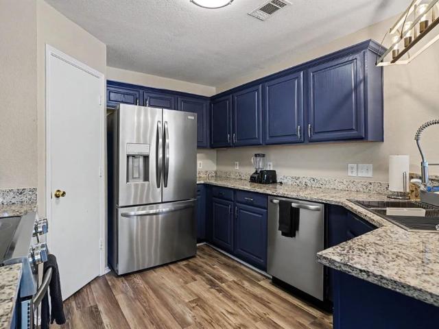 637 Oak View Court
