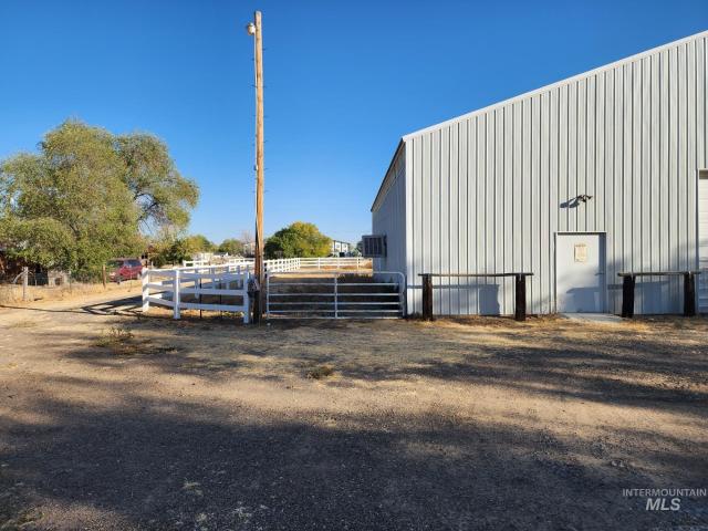 637 SW Paiute Street