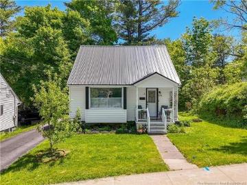 638 Hanson St, Fredericton, NB, E3B 3Z9 house for sale | Listing ID NB141995 | Royal LePage