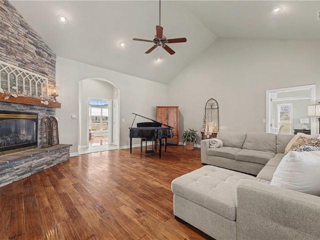 6398 Wrens Nest Cove