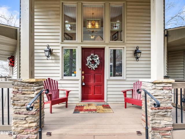 639 Deerwood Lane
