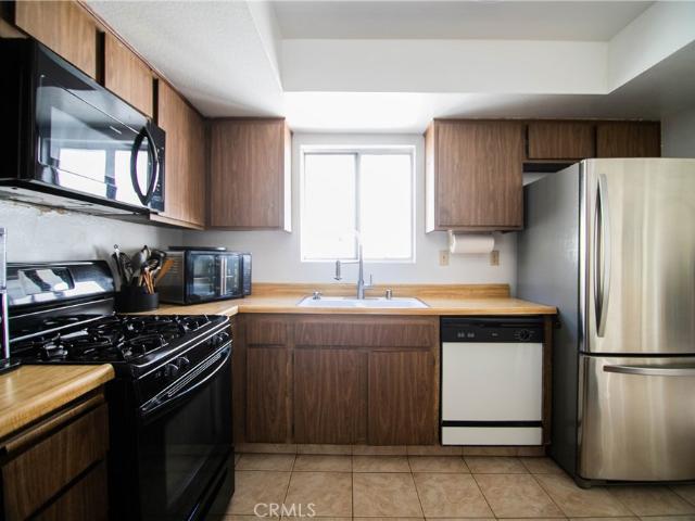 639 E Olive 5