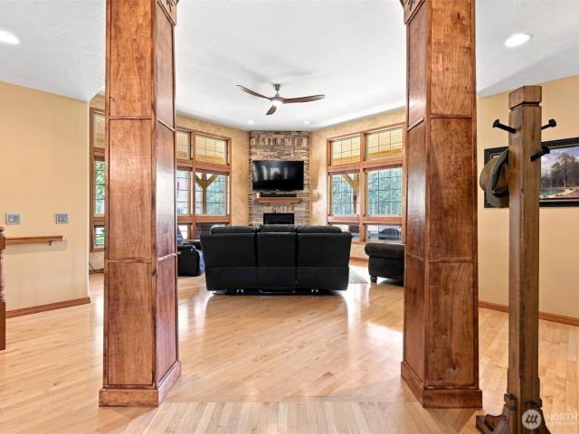 639 Palmer Ln