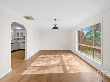 67 Balleroo Cres, Glenfield Park NSW 2650