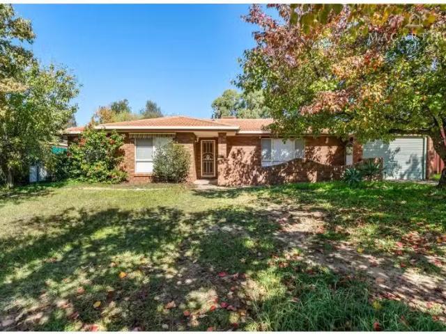 67 Balleroo Crescent, Glenfield Park House for rent Listed by.