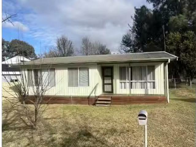 67 Brougham Street, COWRA House for rent Listed by Emily Beat.