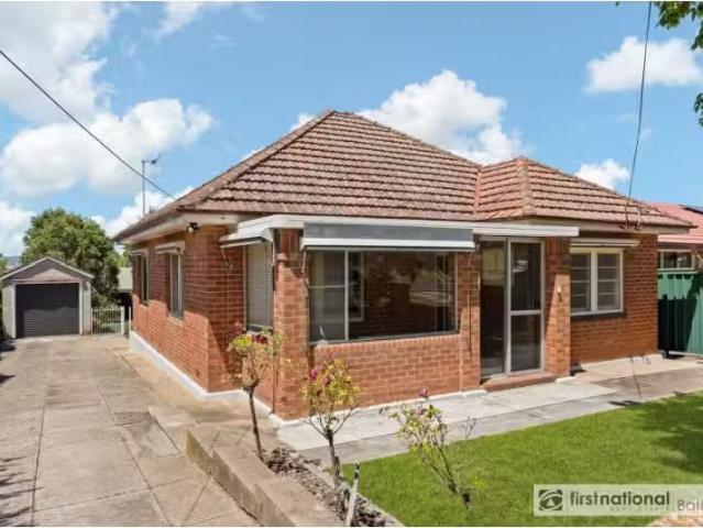 67 Brilliant Street, Bathurst House for rent Listed by Bathur.
