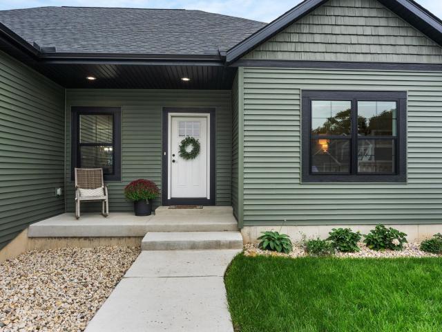 67 E Ash Lane