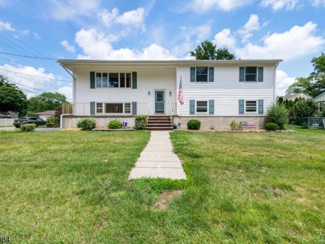 67 Greenbrook Dr